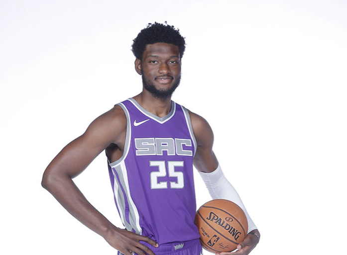 Sacramento Kings waive Chimezie Metu