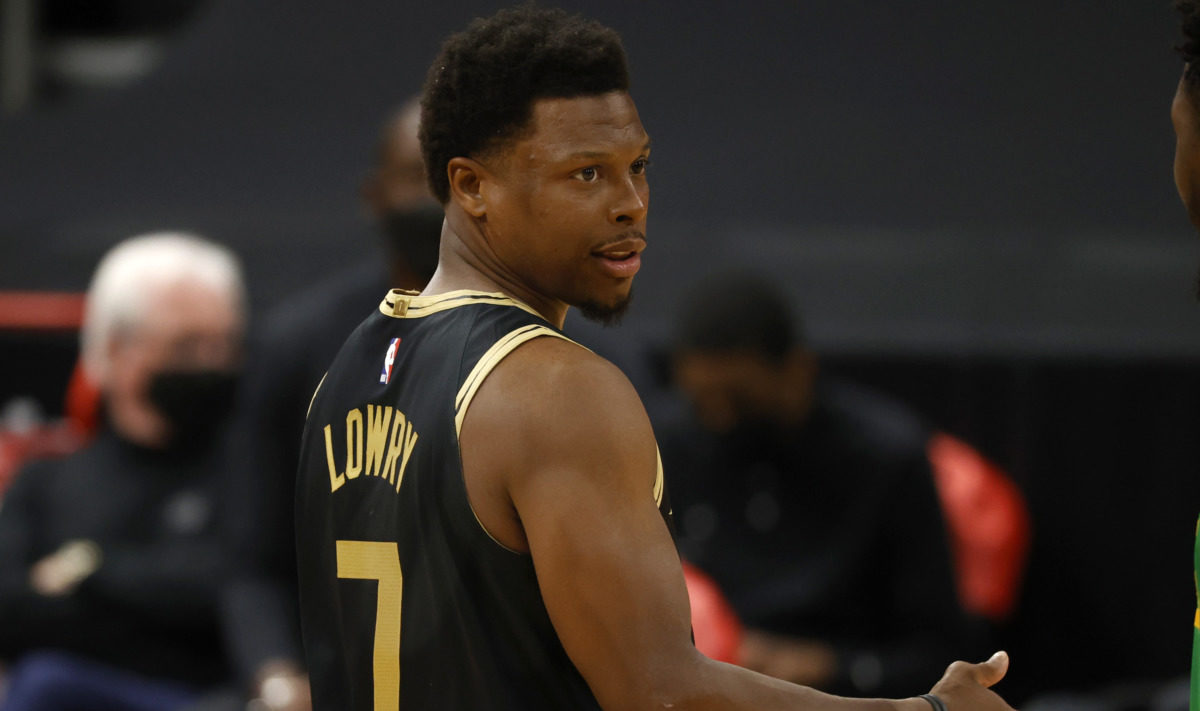 Heat's Kyle Lowry misses 9th straight game with knee injury