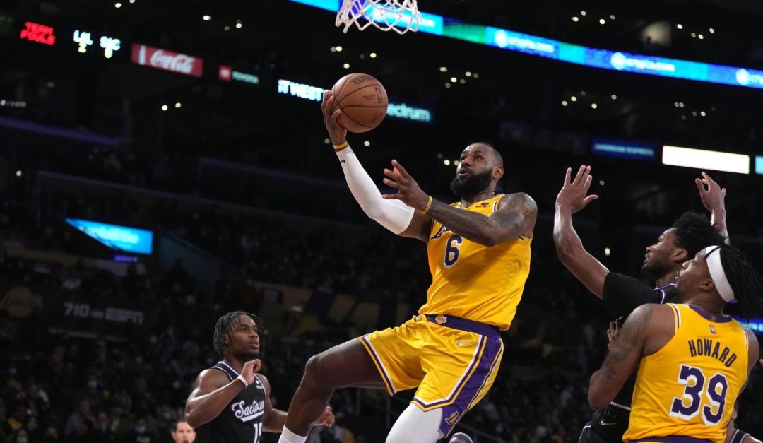 Lakers 122, Kings 114: Forget the turnovers and poor execution, let’s blame the refs!