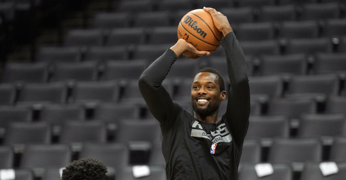 Harrison Barnes signs three-year, $54 million extension with Kings
