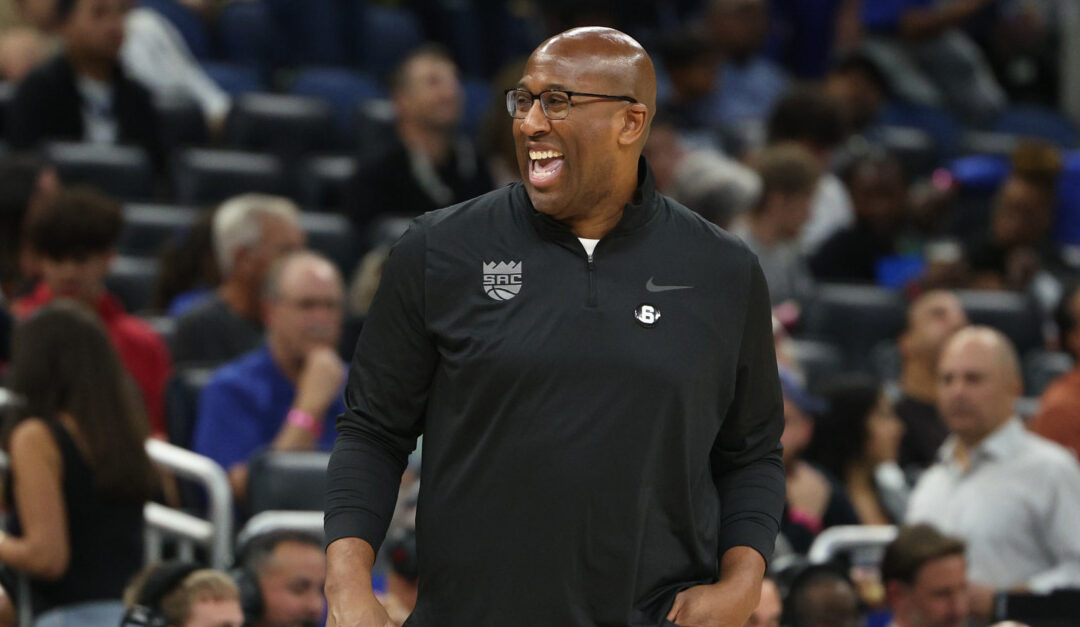 Mike Brown wins NBA Coach of the Year