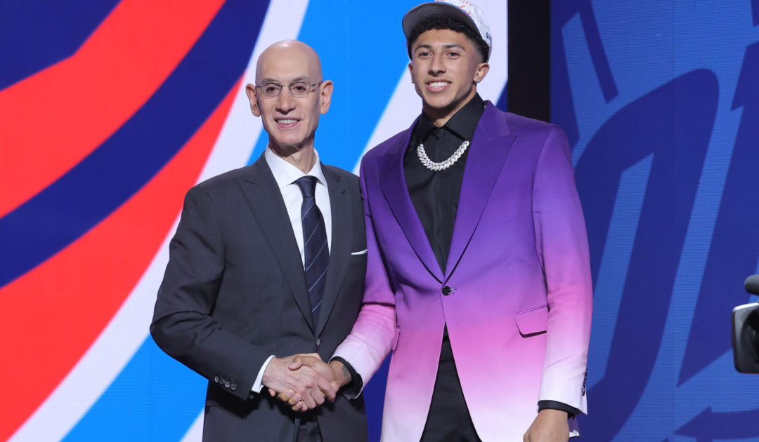 Report: Kings trade for 24th pick and draft Nique Clifford