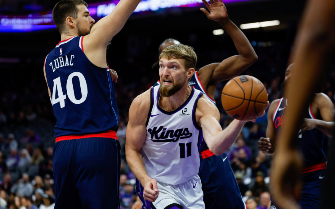 Domantas Sabonis reportedly has a mild hamstring strain