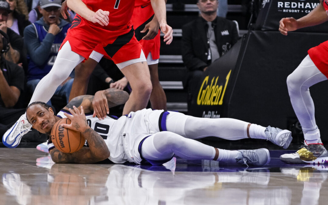 Kings defeat Raptors